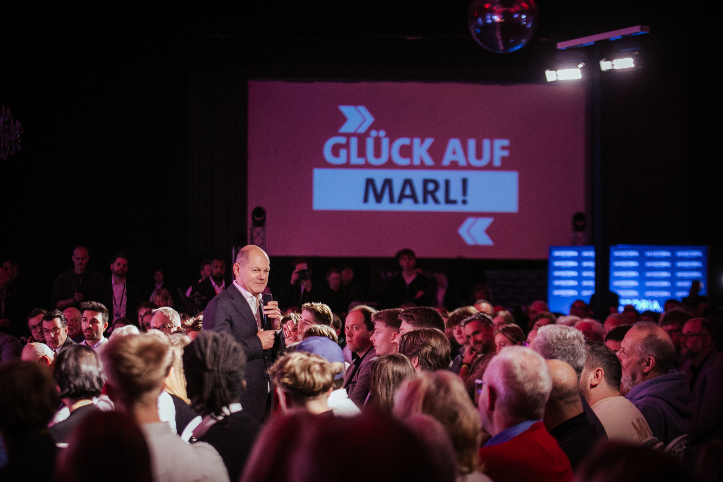 Bundeskanzler Olaf Scholz beim Bürgerdialog 2025 in der La Victoria Eventhalle Marl